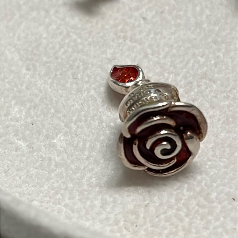 Authentic Chamilia Charm Disney belle rose